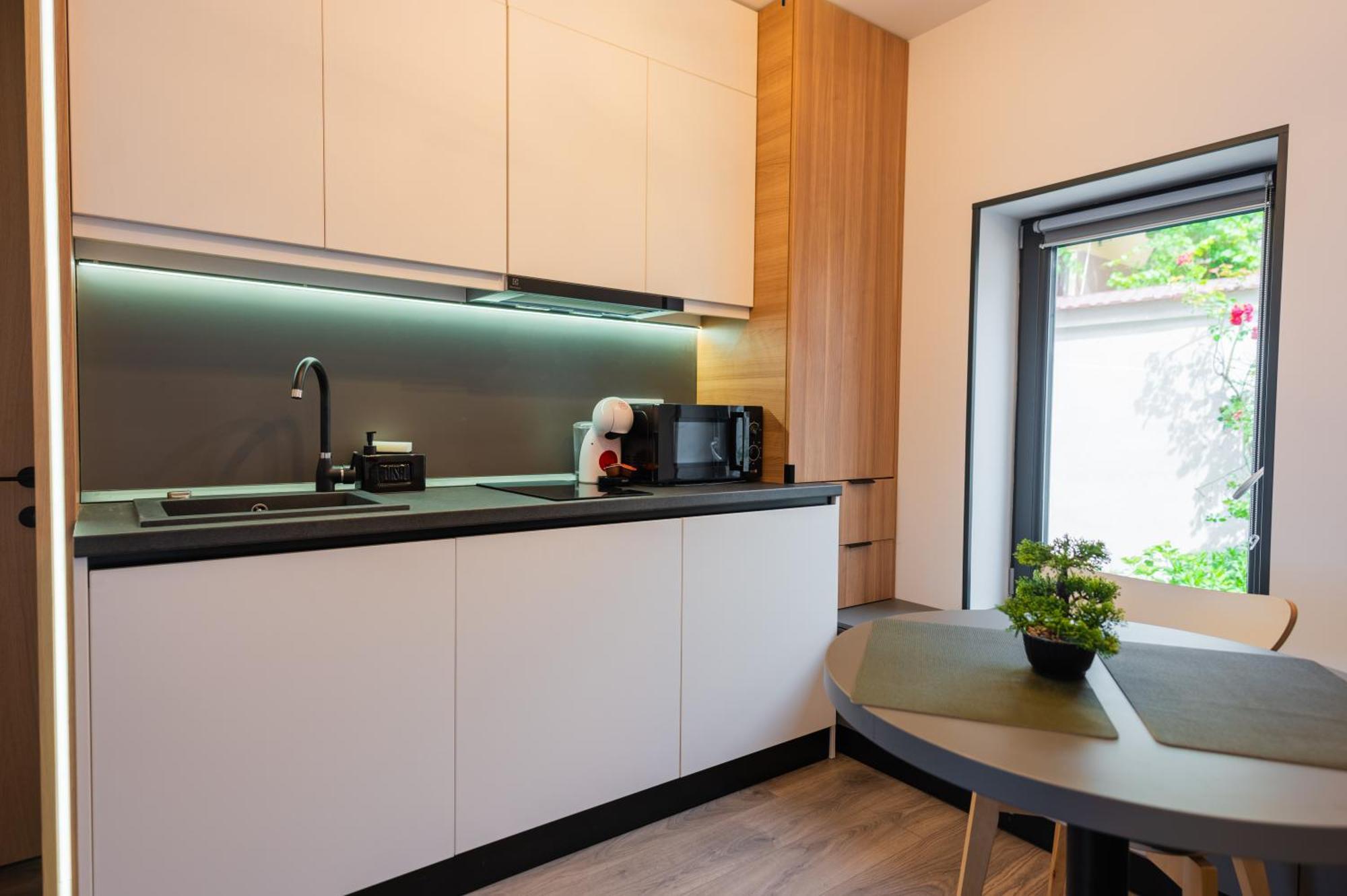 Fun House - Comfortable Stay With Garden And Near Parking 布拉索夫 外观 照片