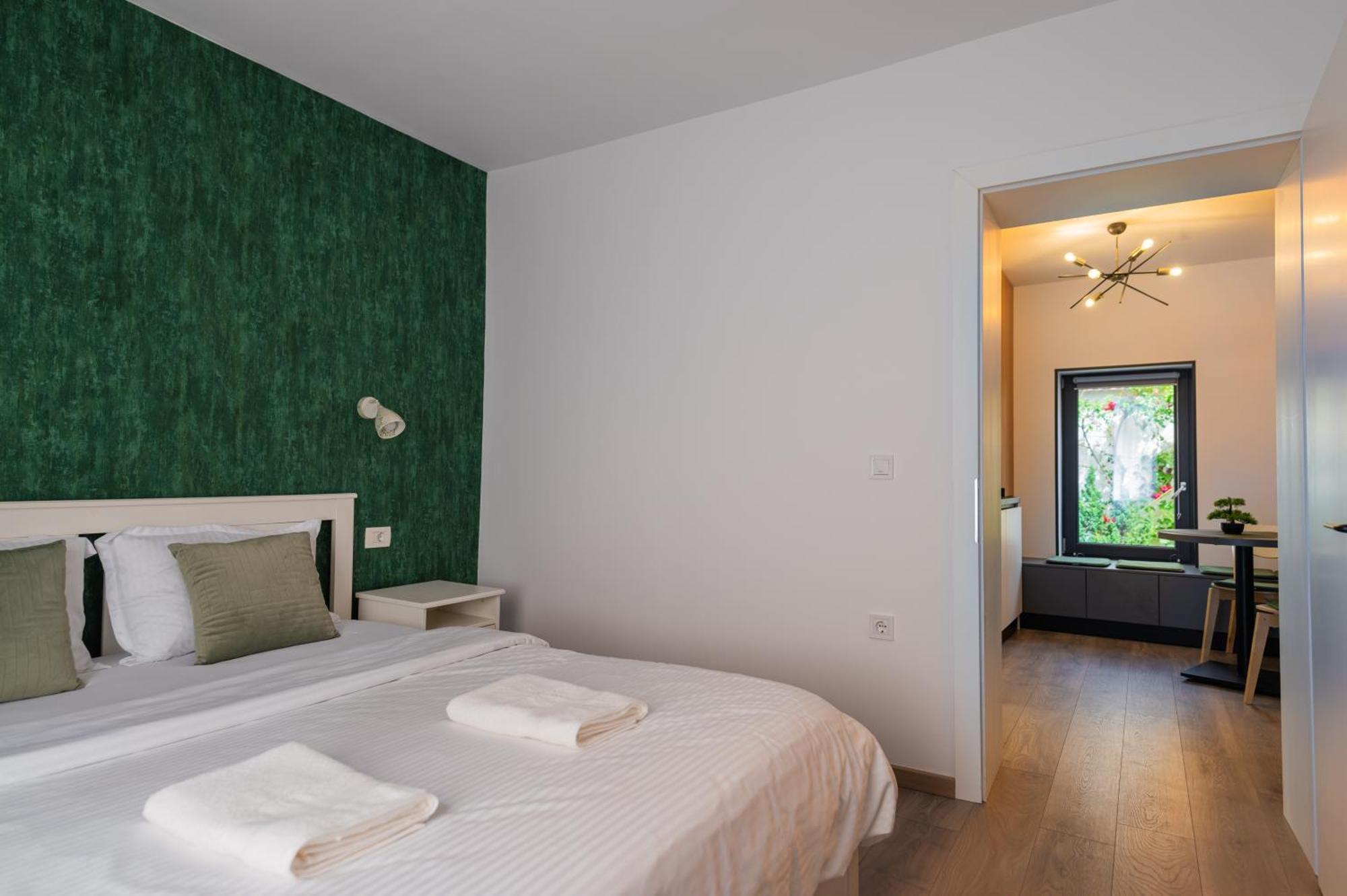 Fun House - Comfortable Stay With Garden And Near Parking 布拉索夫 外观 照片