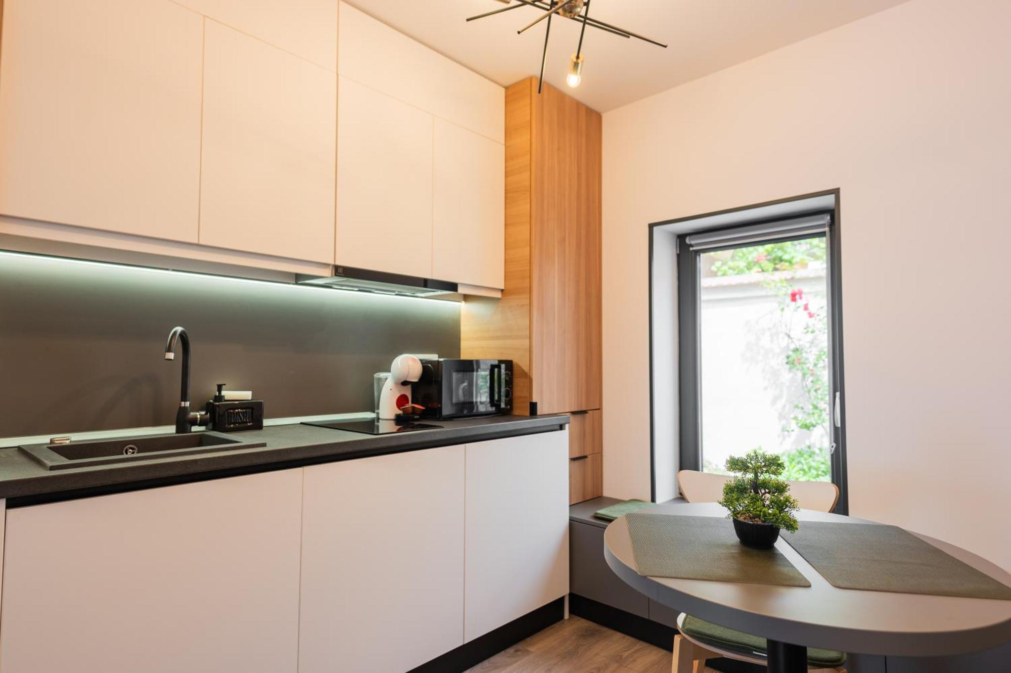 Fun House - Comfortable Stay With Garden And Near Parking 布拉索夫 外观 照片